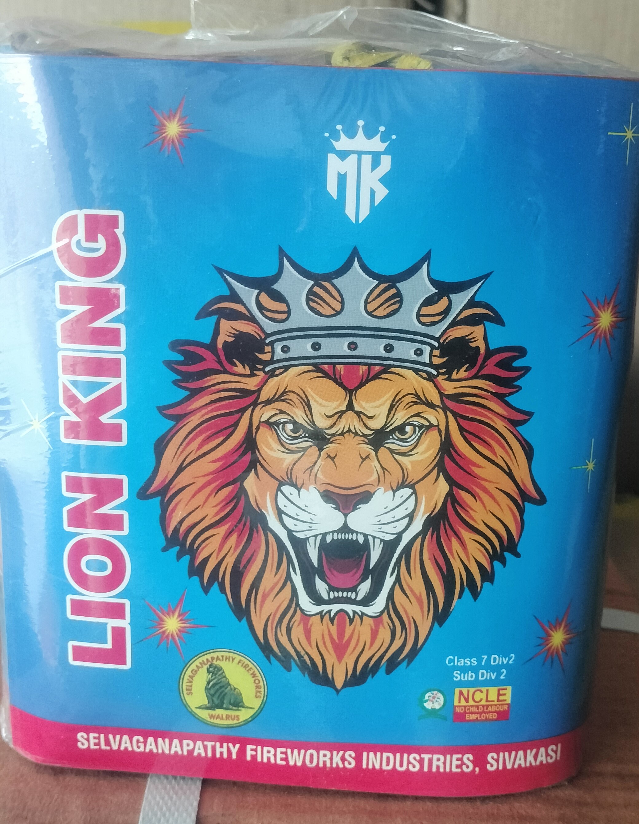 6" lion